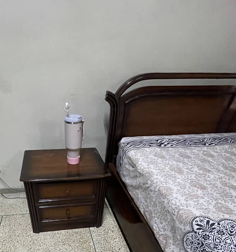 Custom made Solid Queen Size 2 side tables Spring mattress 3