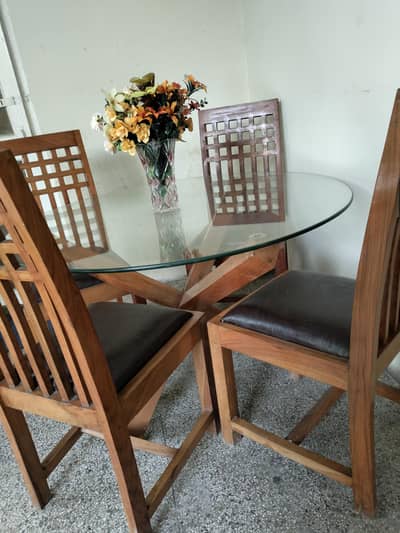 4 person dining table