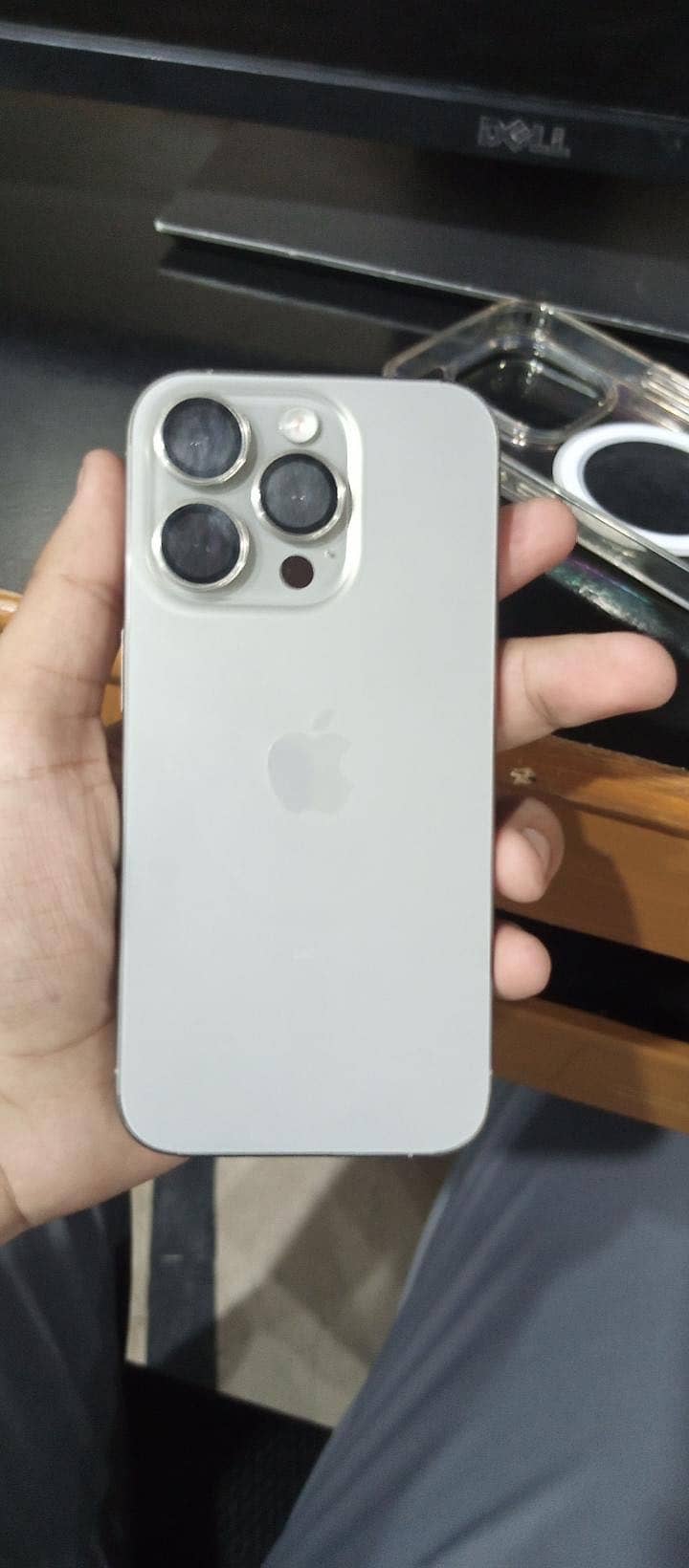 iPhone 15 pro 3