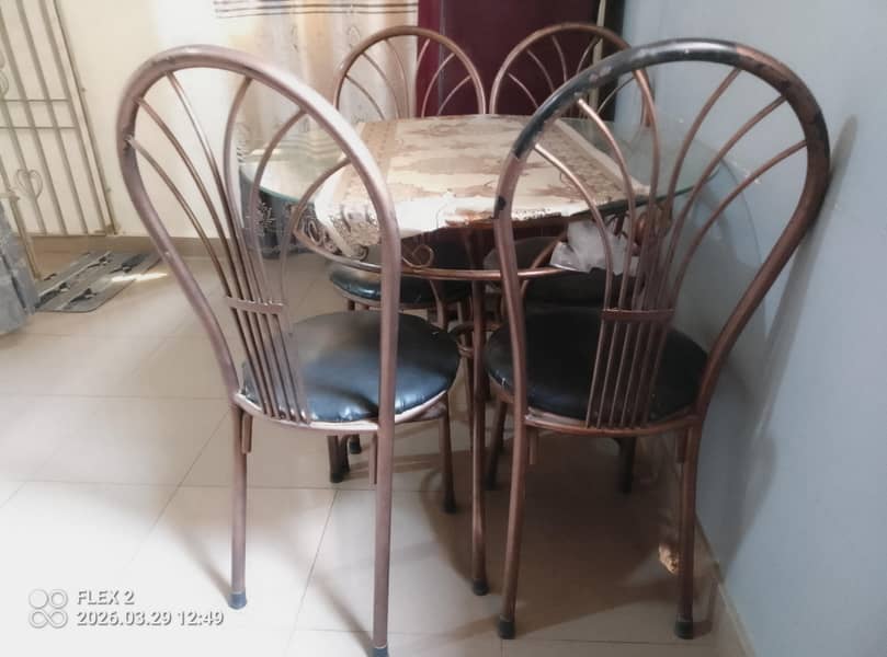 4 person dining table 0