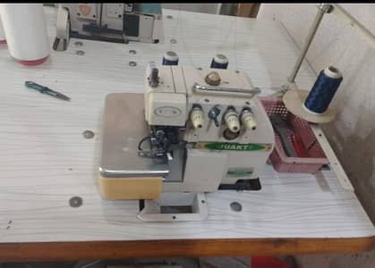 03 747 overlock machine and 01 juki LBH-761 kaj machine with servo mot