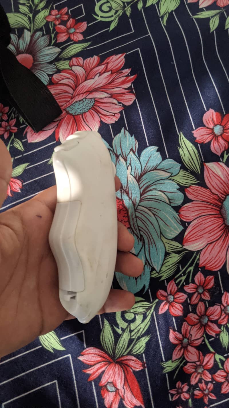 VR box with remote 1