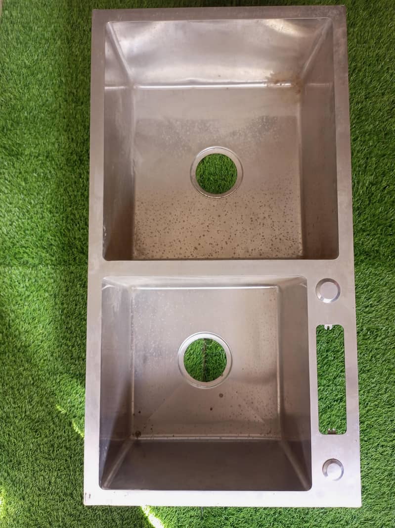 sinks 0