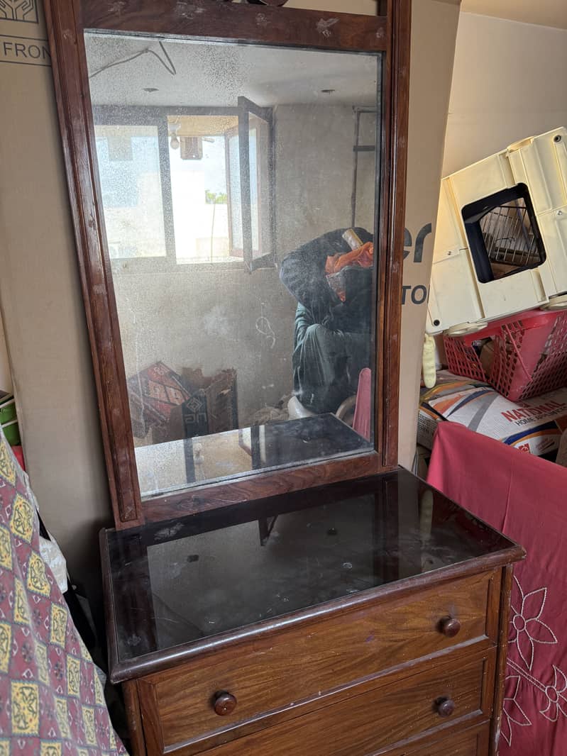 Solid wood dressing table with three drawers 4