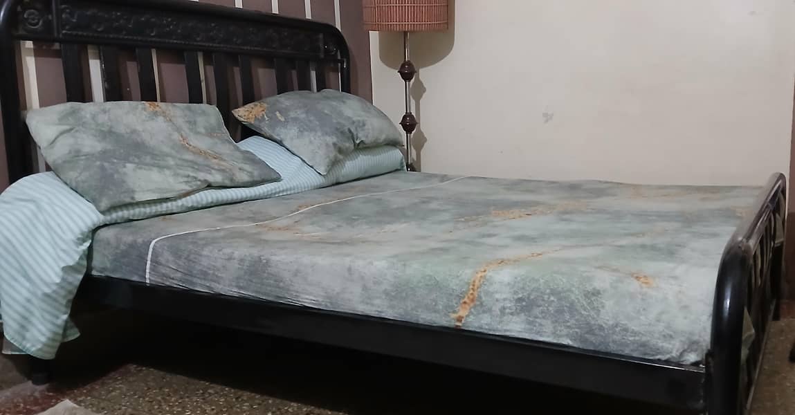Queen size Bed 1