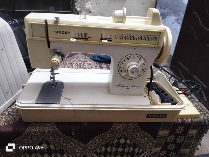 Singer Sewing machine 0