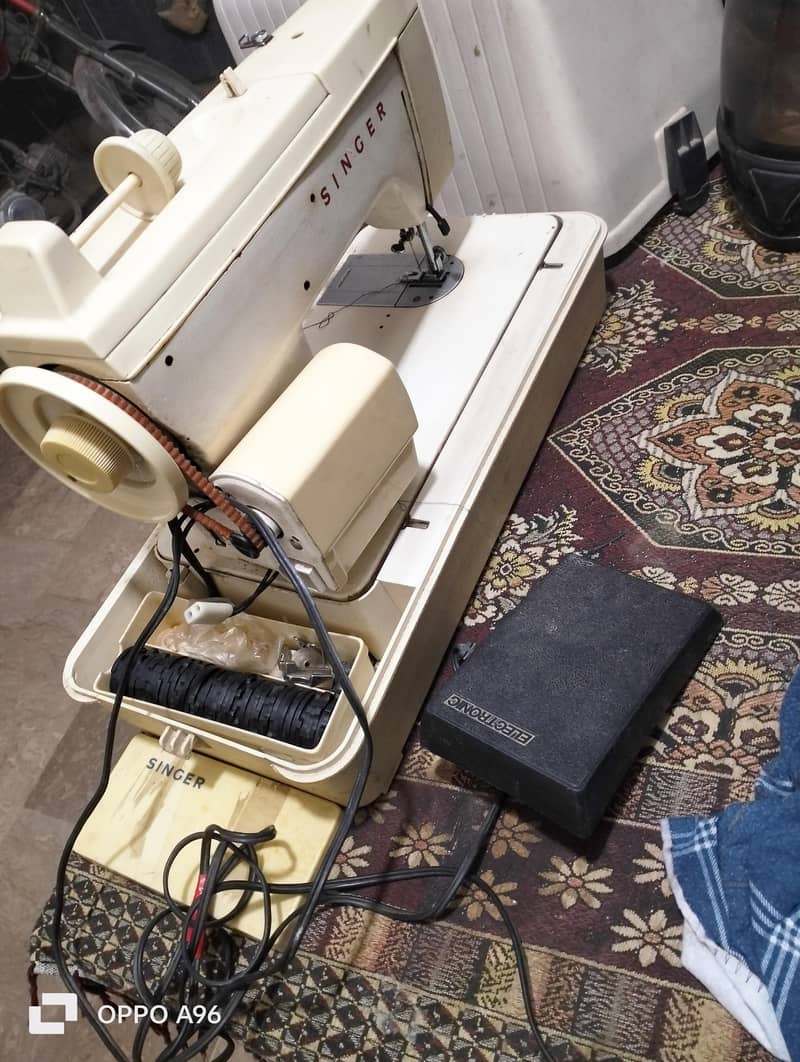 Singer Sewing machine 2