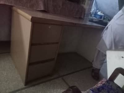 Office table