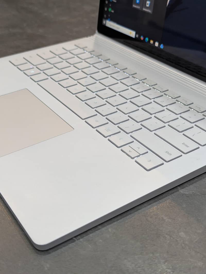 Microsoft Surface Book 2 3