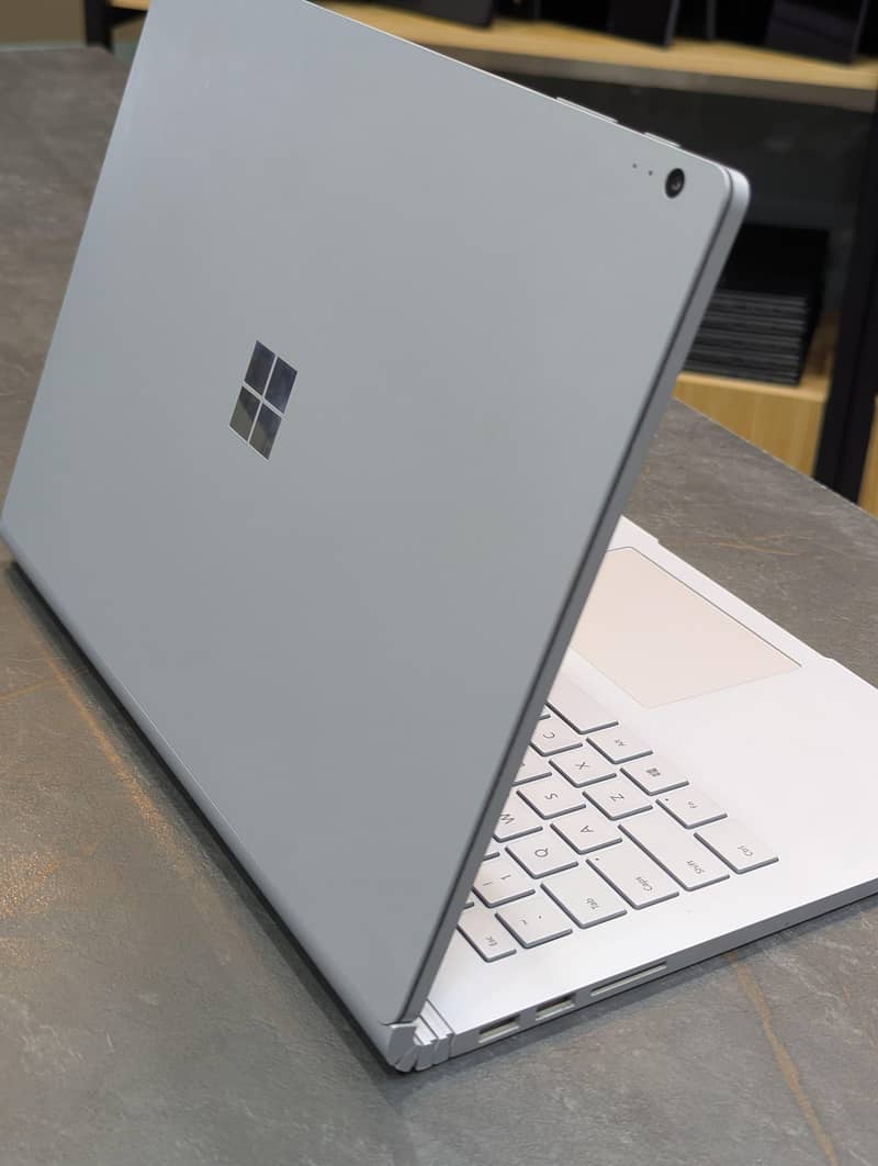 Microsoft Surface Book 2 6