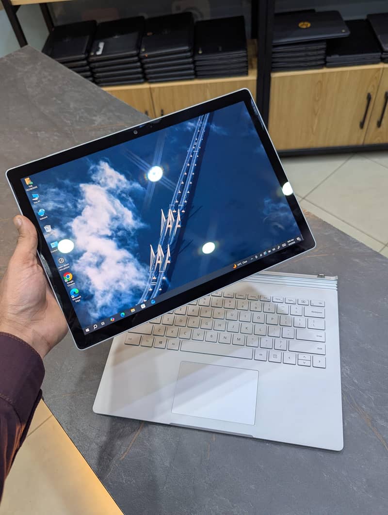 Microsoft Surface Book 2 11