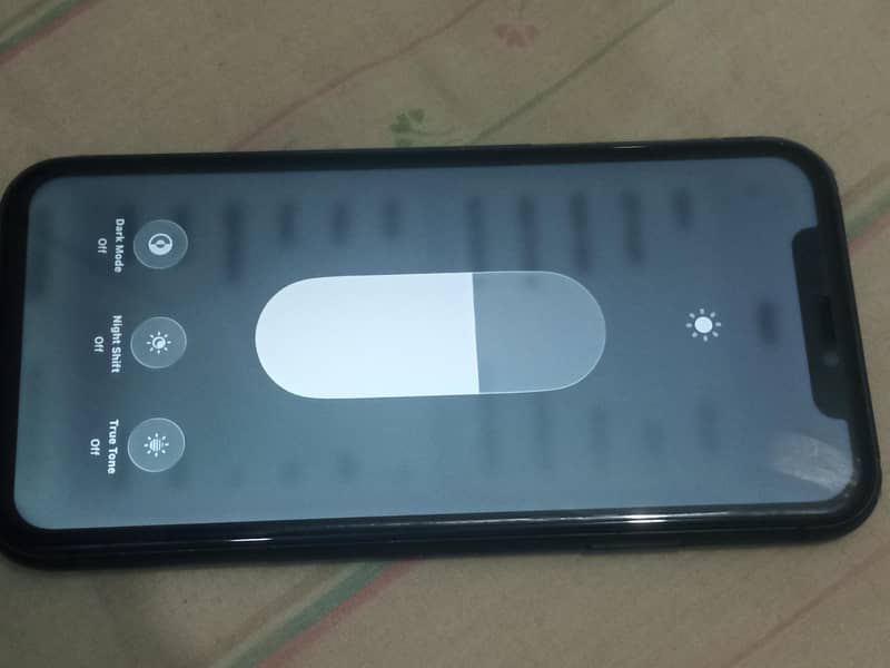 iPhone 11 3