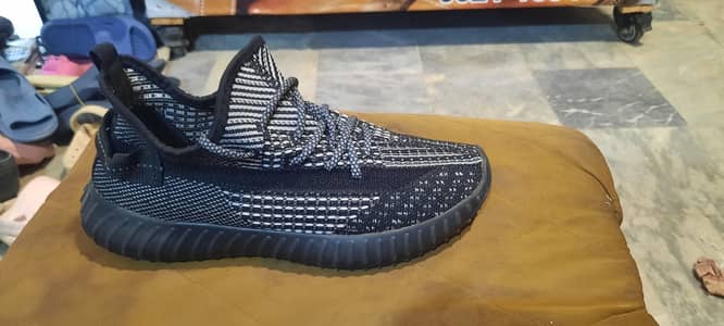yezy shoes slip on imported 40 size EU
