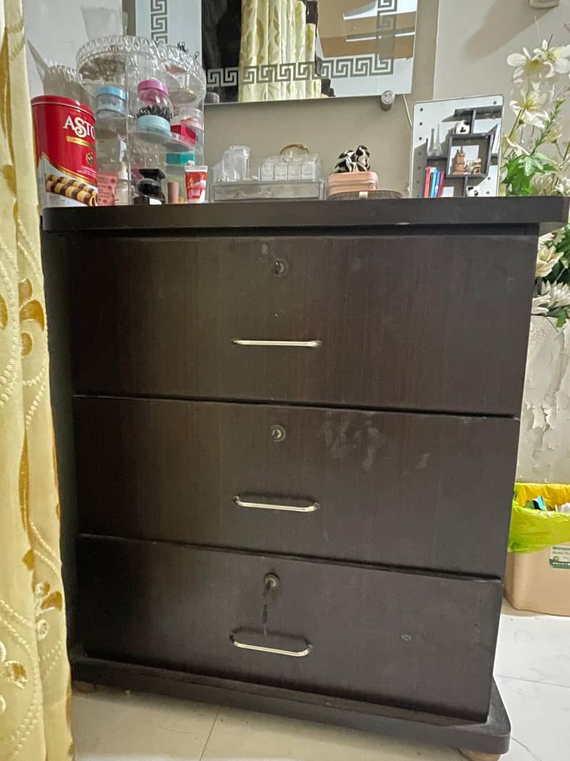3 drawer unit 0
