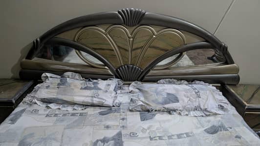 3 pics furniture Bed divider dressing and side table