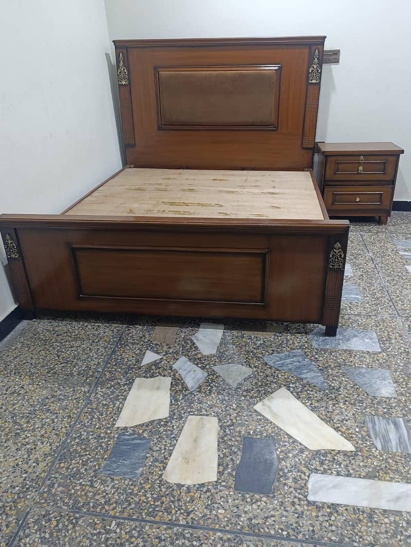 Bed with Side table 0
