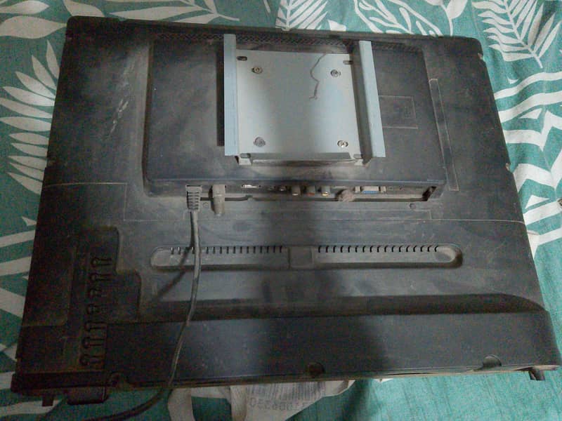 LCD TV 2