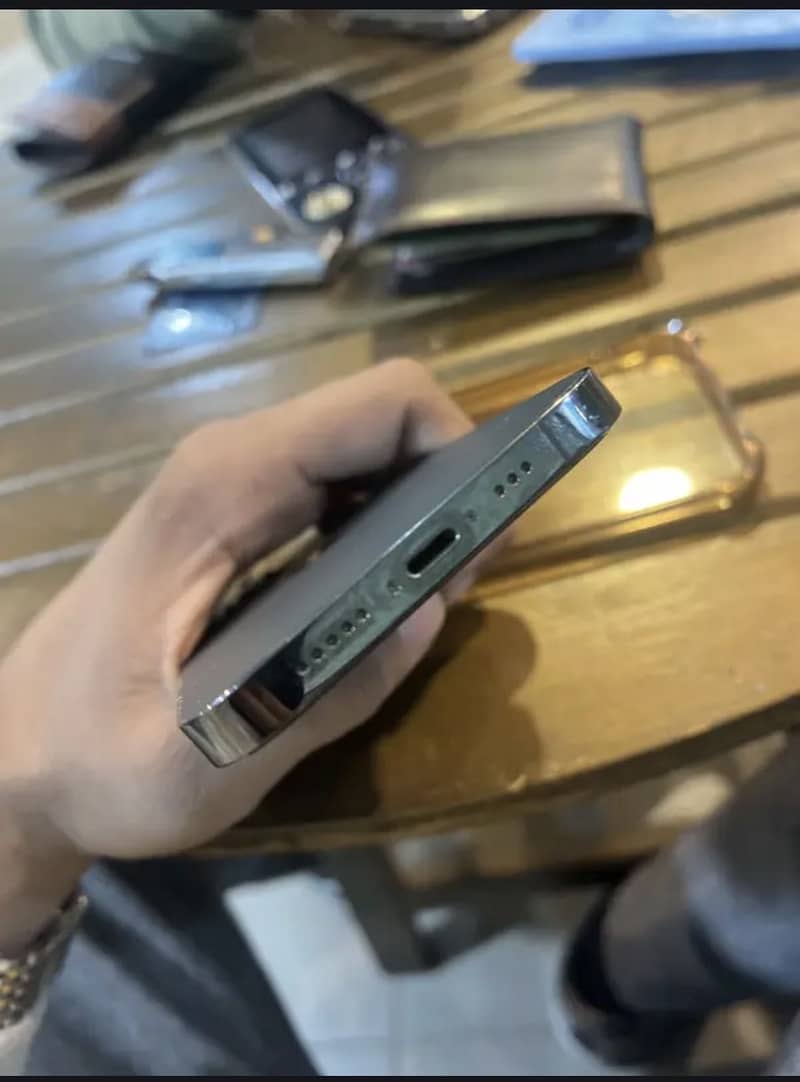 Iphone 12 pro 1