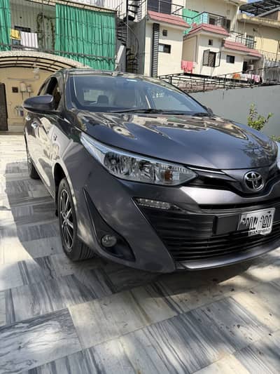 Toyota yaris 1.5 ATIV bumper to bumper geniun