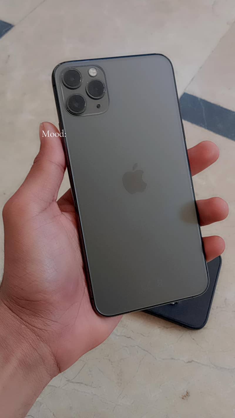iPhone 11 Pro max. . . . 2