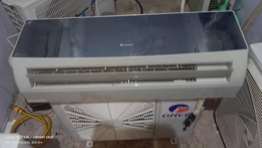 gree 1 ton g 10 model DC inverter genuine condition gas lock pa