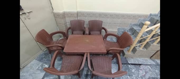 6 Chairs & 1 Table Set