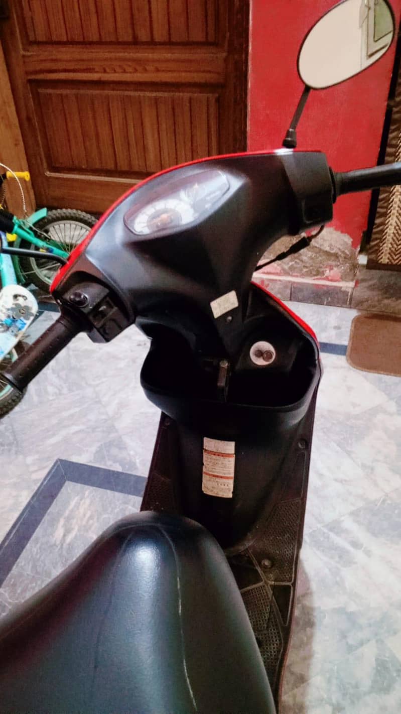 scooty 7