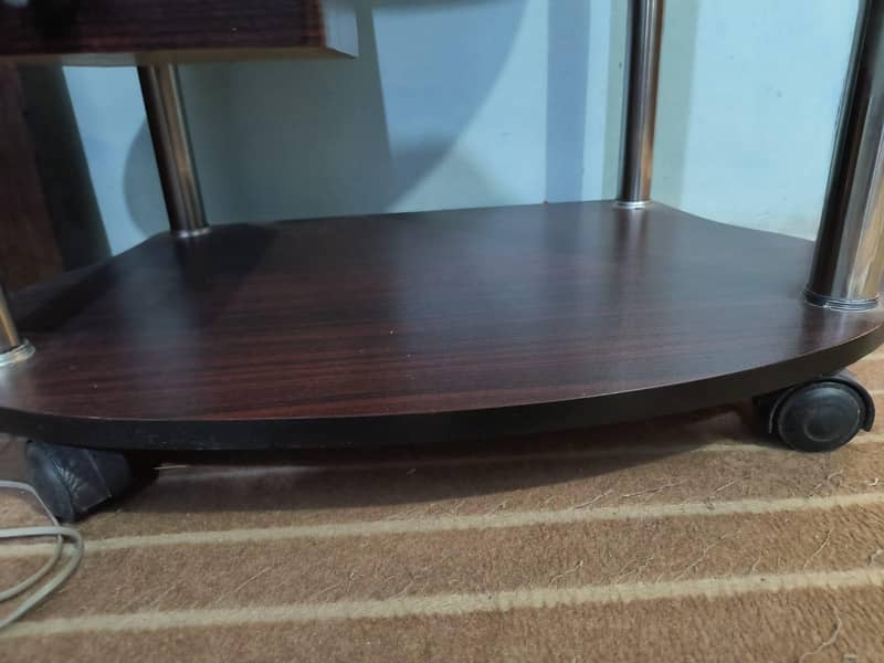 Computer Table Good Condition 4