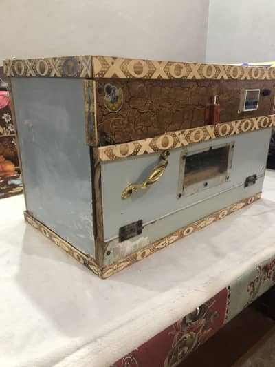 50 eggs incubator 10/8 condition