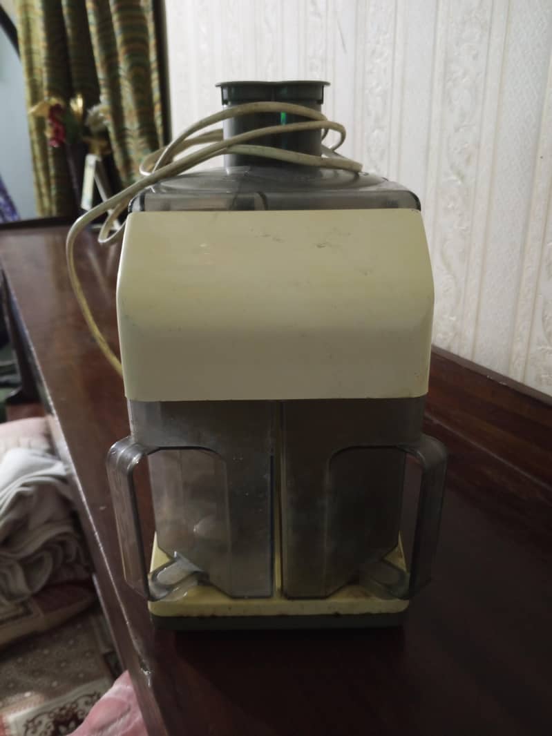 juicer machine 4