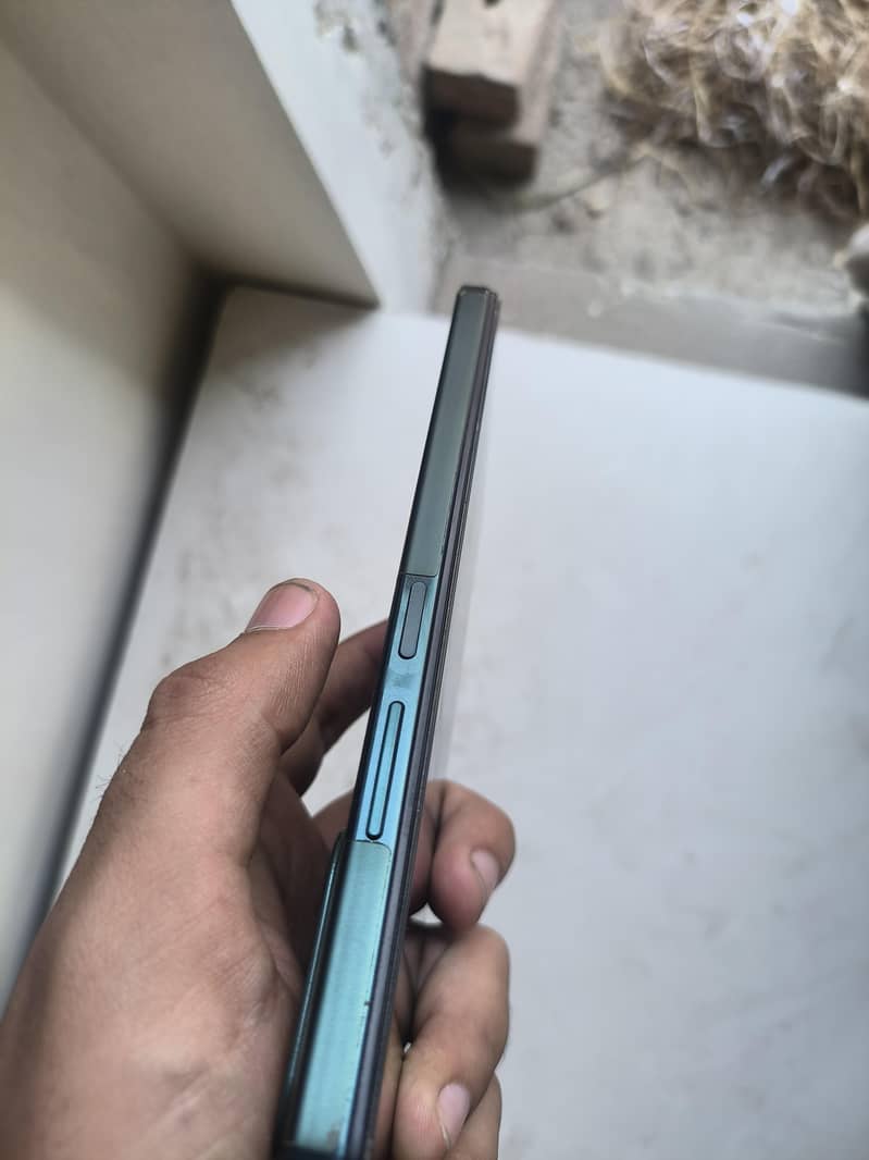 Mobile 4