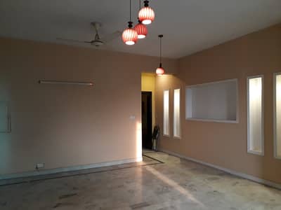 DHA 1 Kanal Beautiful Upper Portion For Rent In Phase 2 Block R