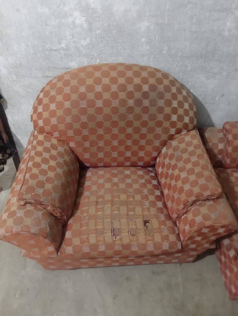 1 seater 2 sofas 1
