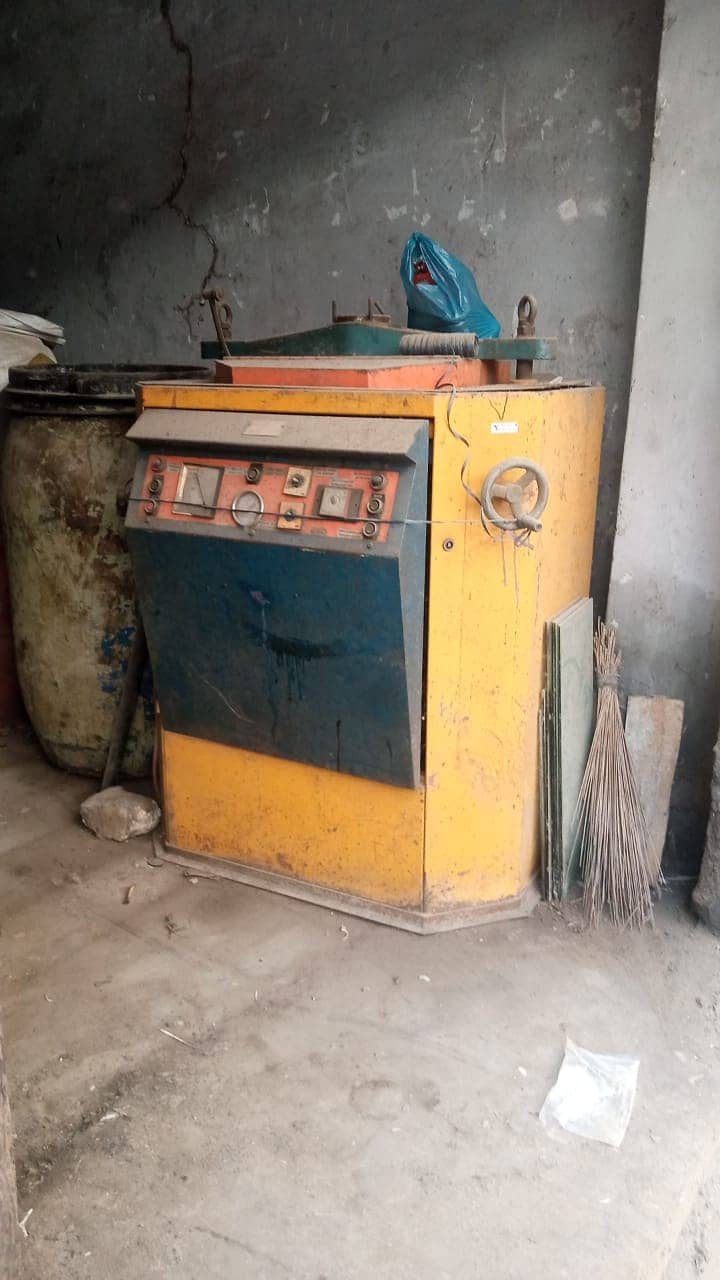 DIE CASTIN MACHINE 1