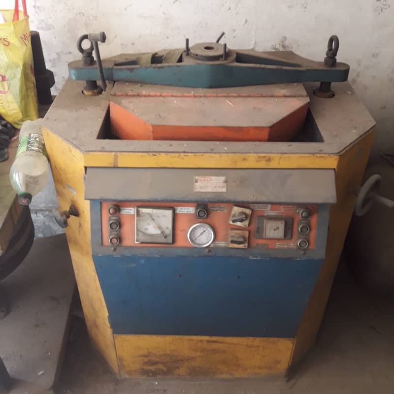 DIE CASTIN MACHINE 2