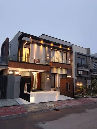 10 Marla house for sale