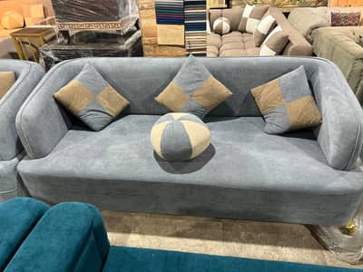 5 / 7 seter sofa , made with molty foam and towel fabric. 10years gari
