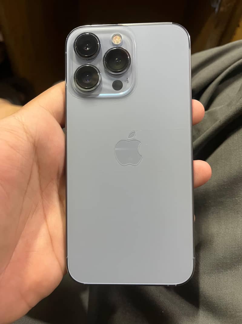 iPhone 13pro256 0