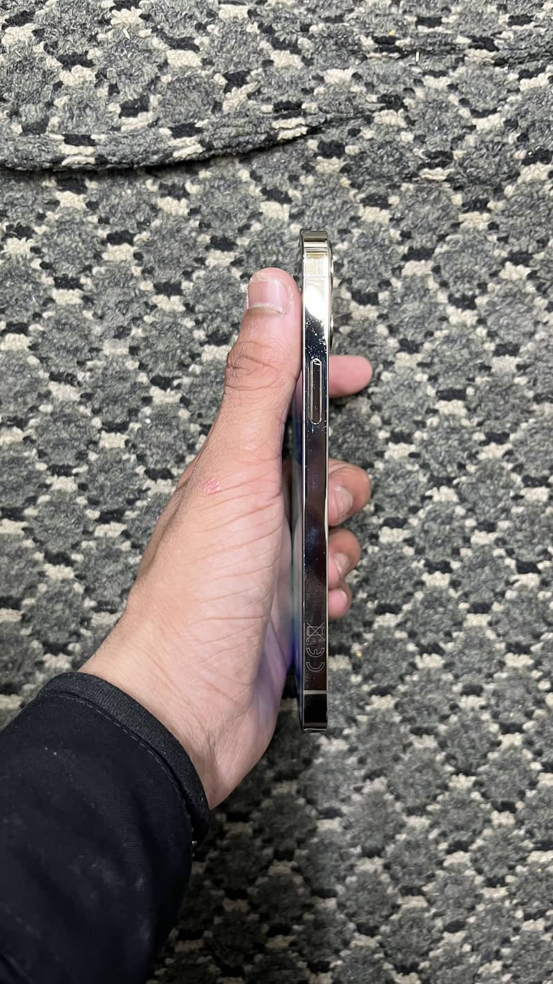 IPHONE 12 pro 3