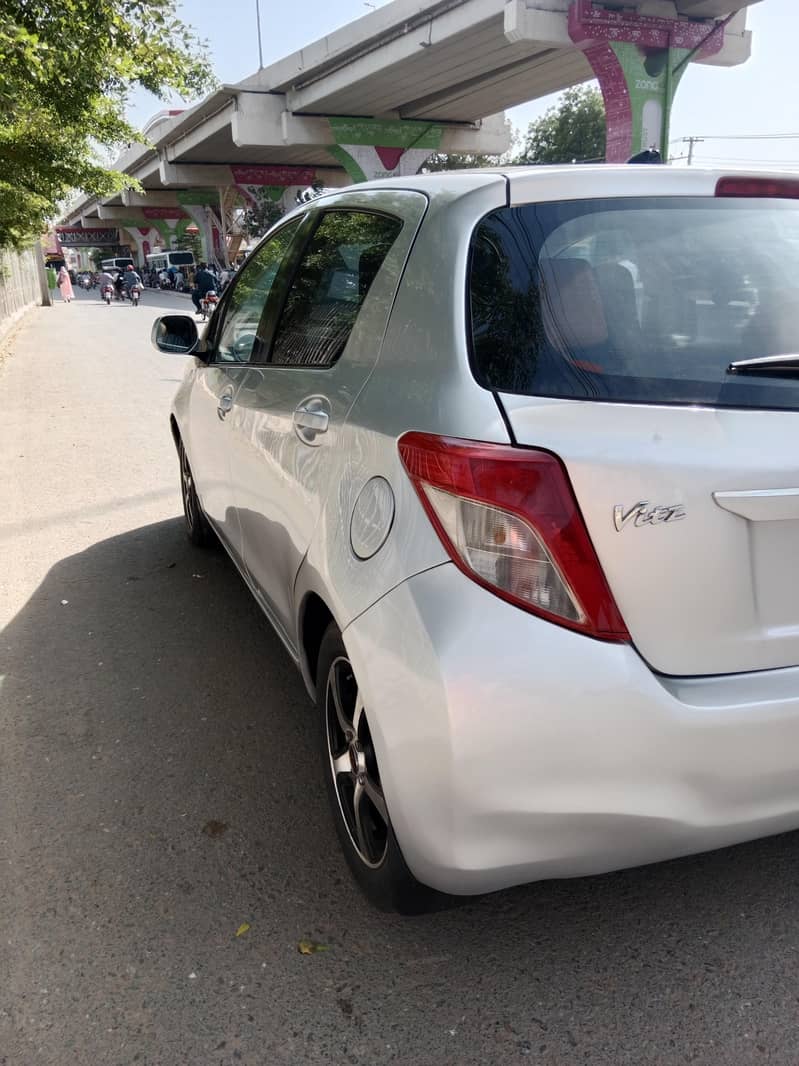 toyota vitz 3
