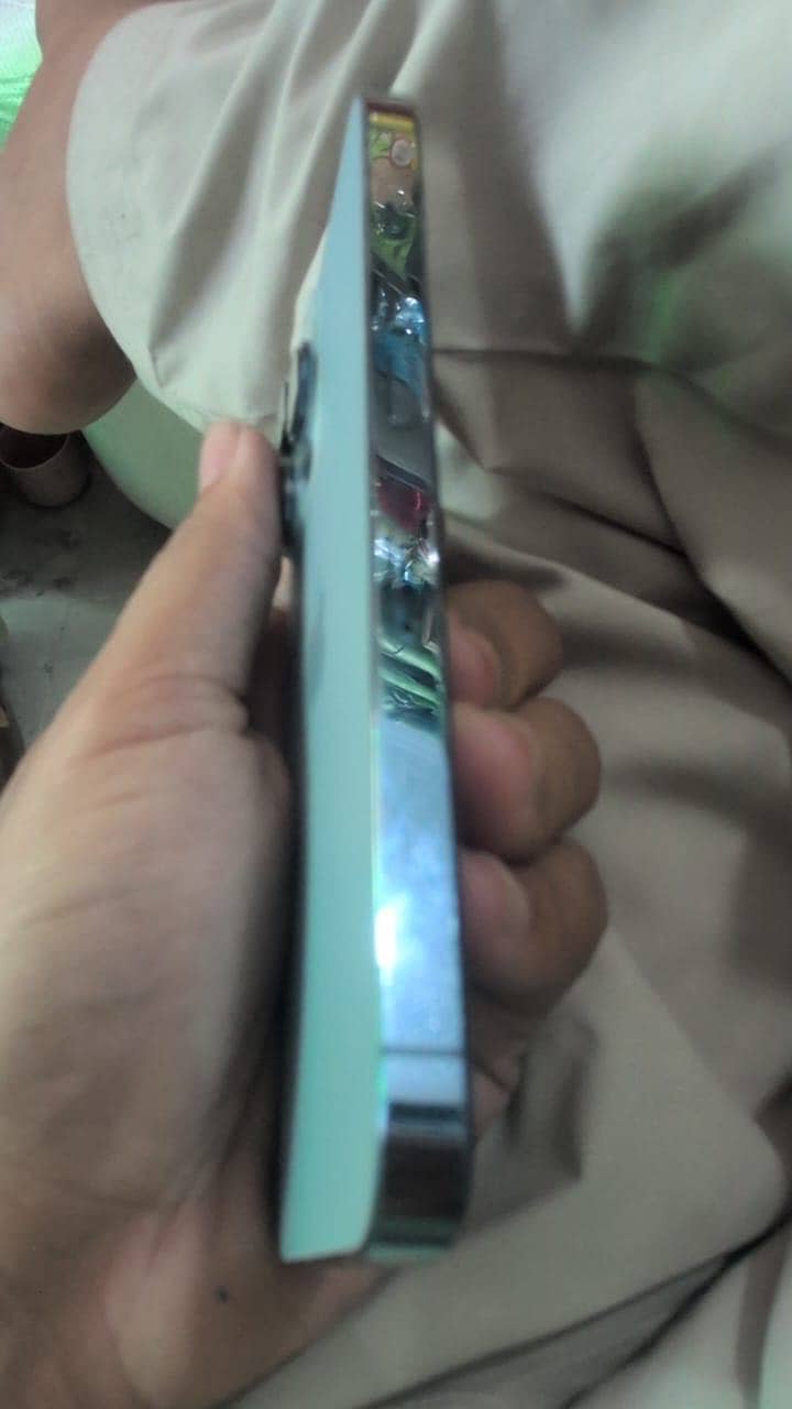 iphone 13 pro 2