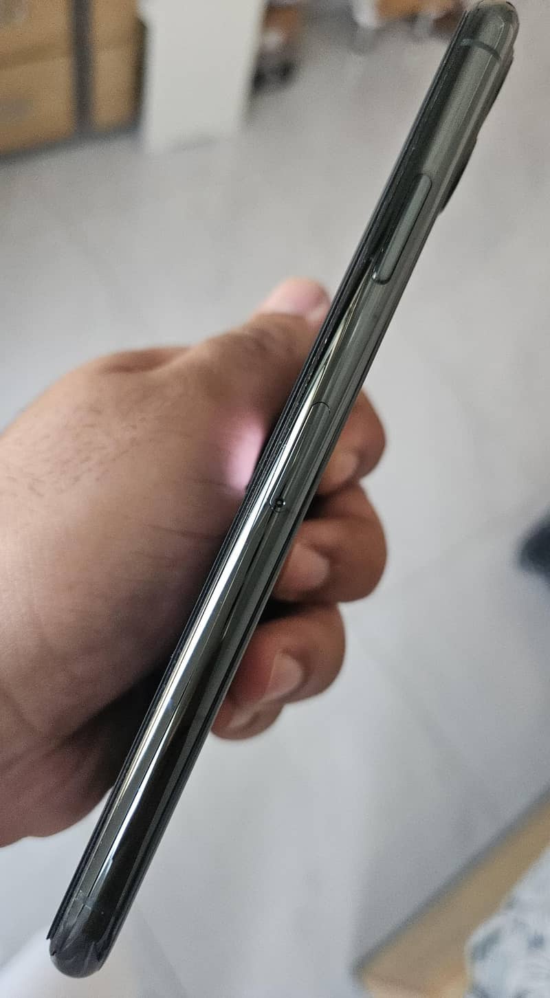 iPhone 11 Pro Max 3