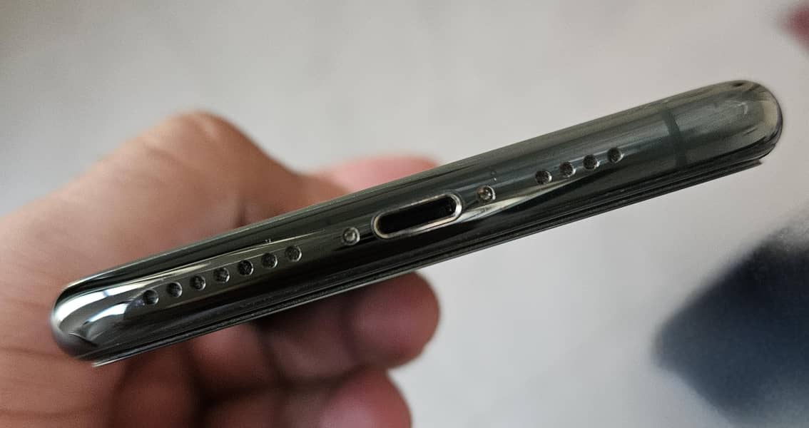 iPhone 11 Pro Max 5