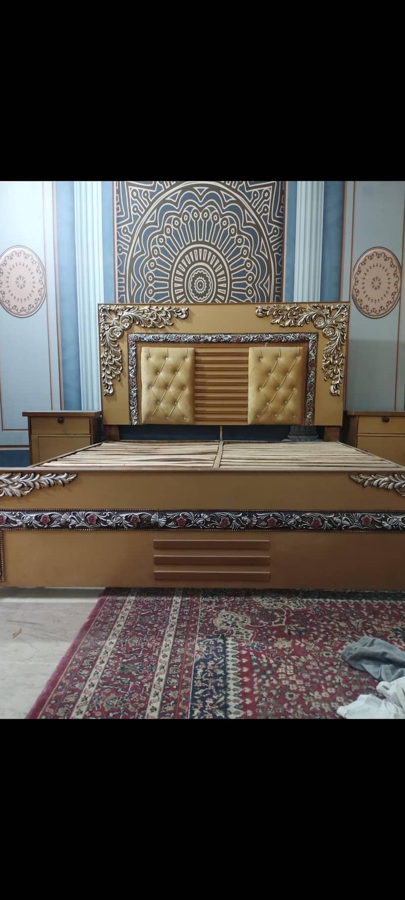 king size bed  0