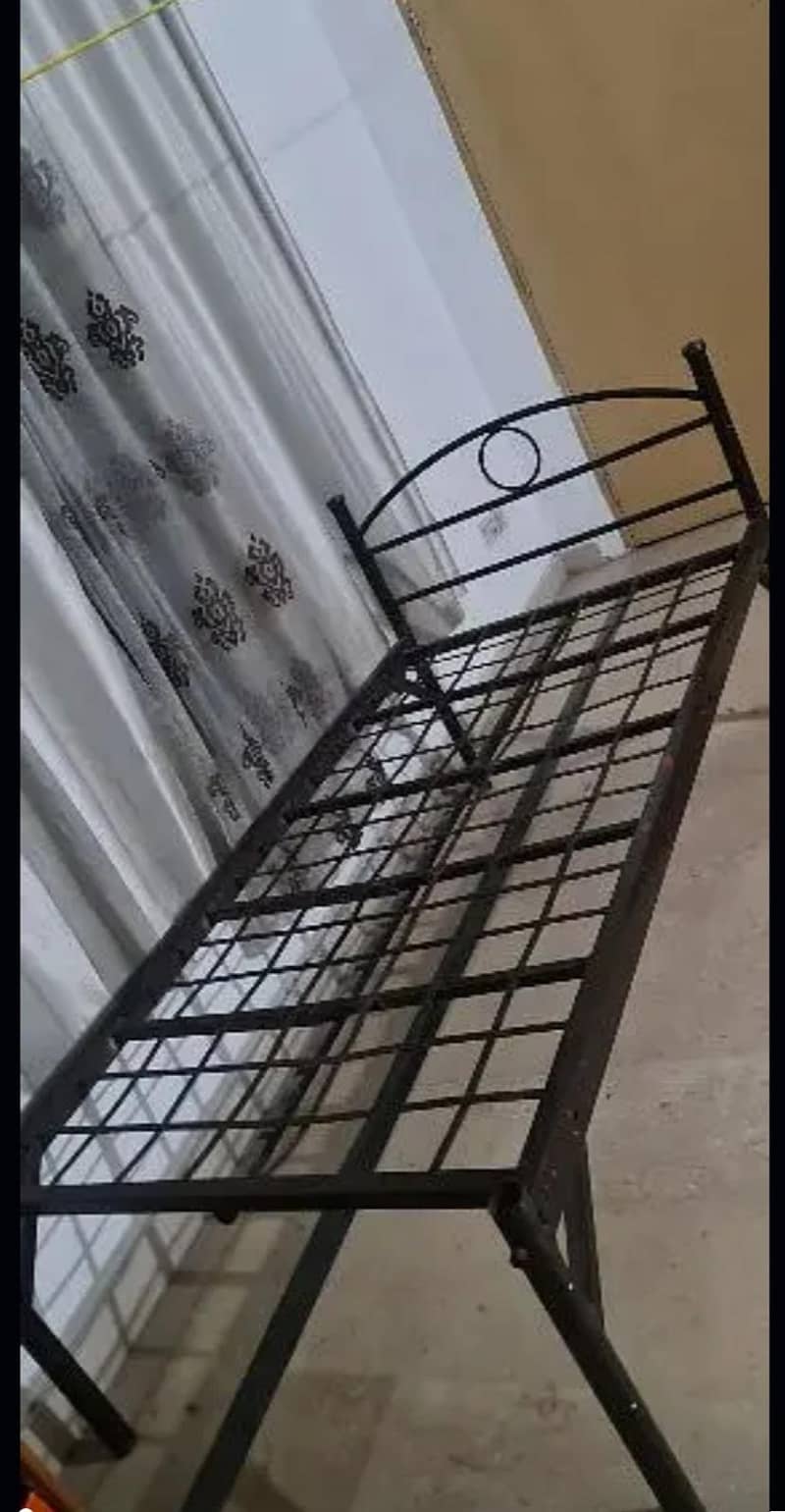 single Iron bed 0