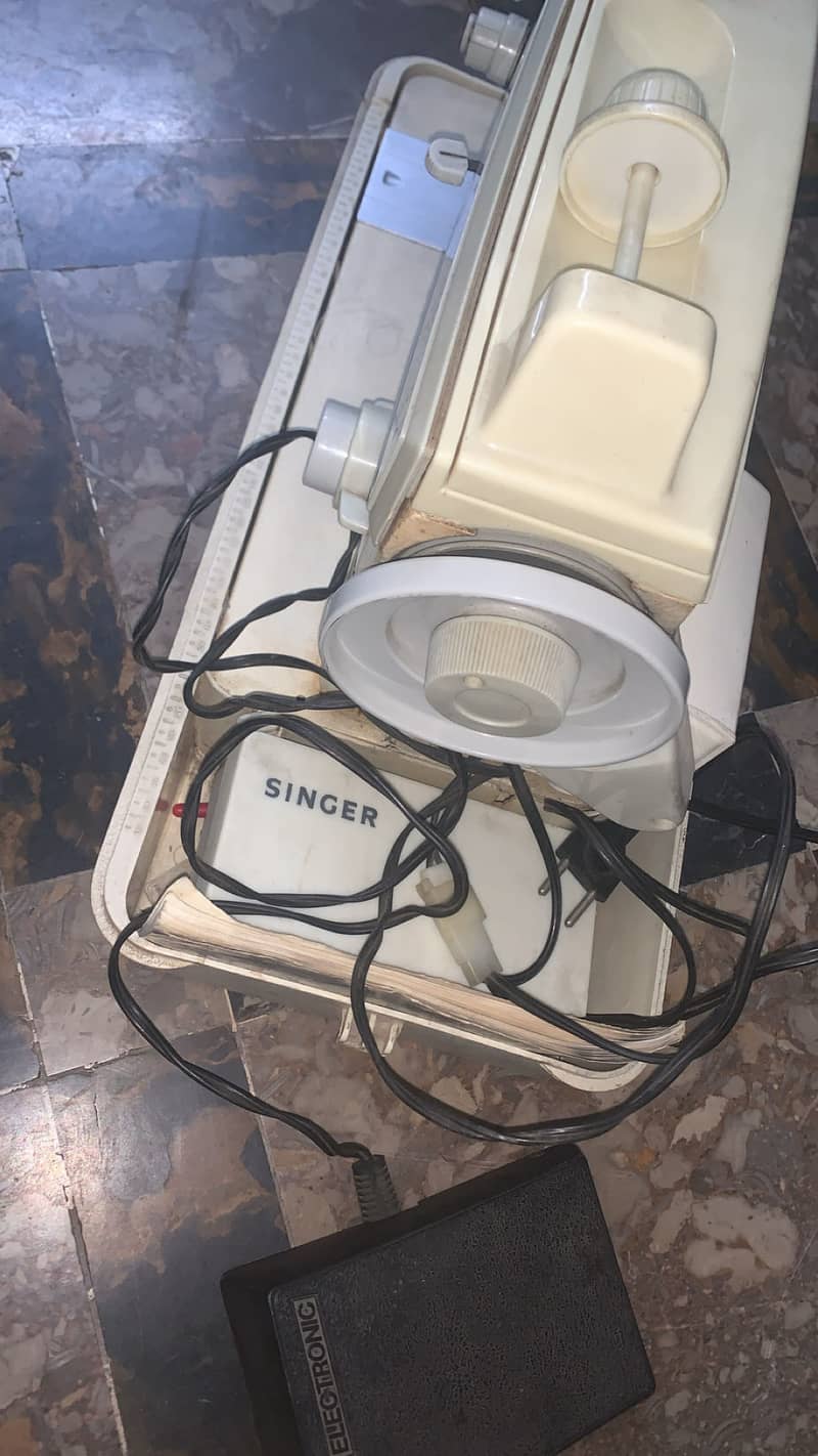 Singer Sewing Machine 3