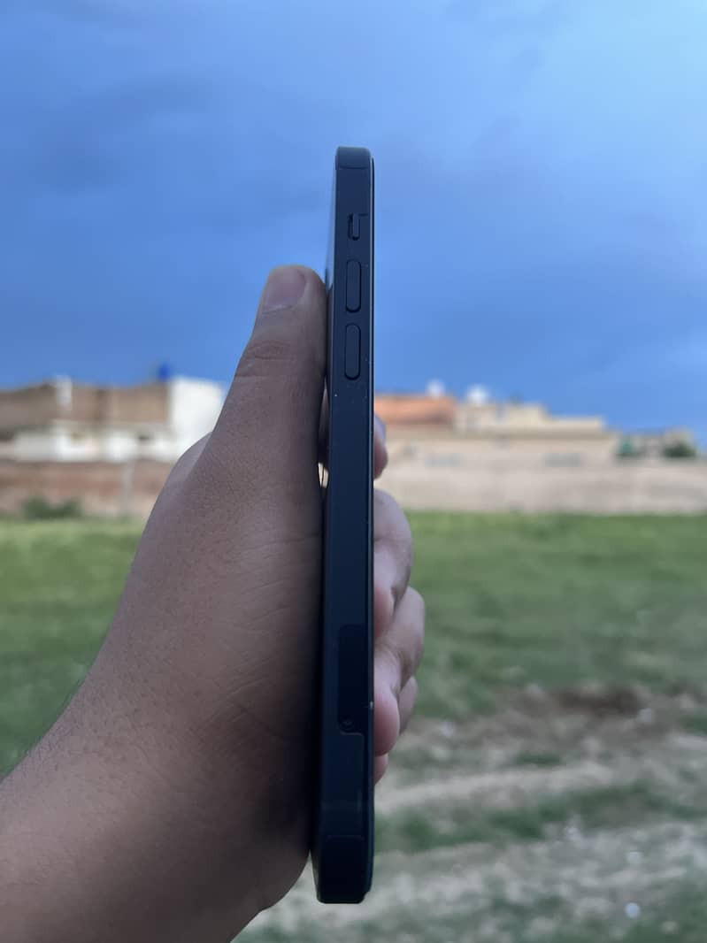 iPhone 12 2