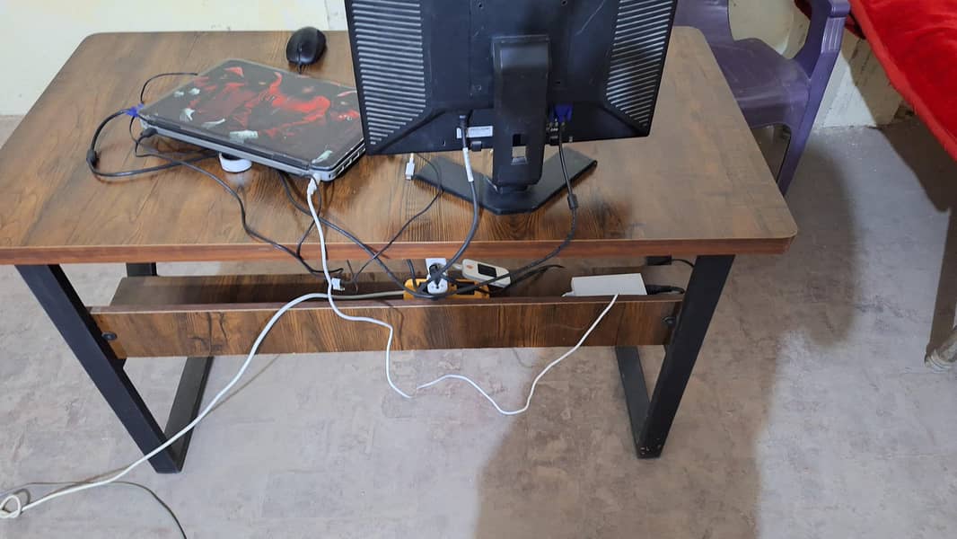 computer Table 2.5*4.5 0