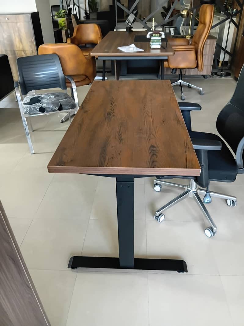 Height adjustable table 2