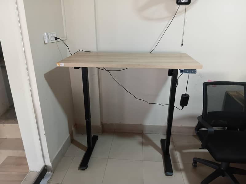 Height adjustable table 7